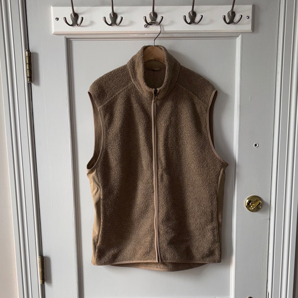 Lululemon Tundra Trek Vest Tan (Sandstone) Large